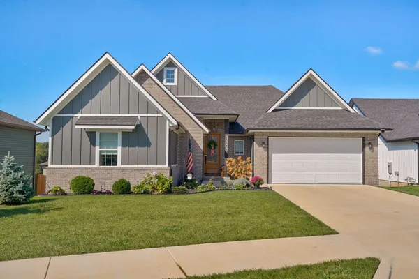 $360,000 | 1107 South Brks Avenue, Ozark, MO 65721