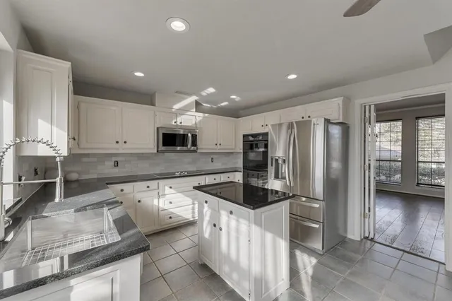 $3,300 | 4 Whittier Court, Highland Village, TX 75077