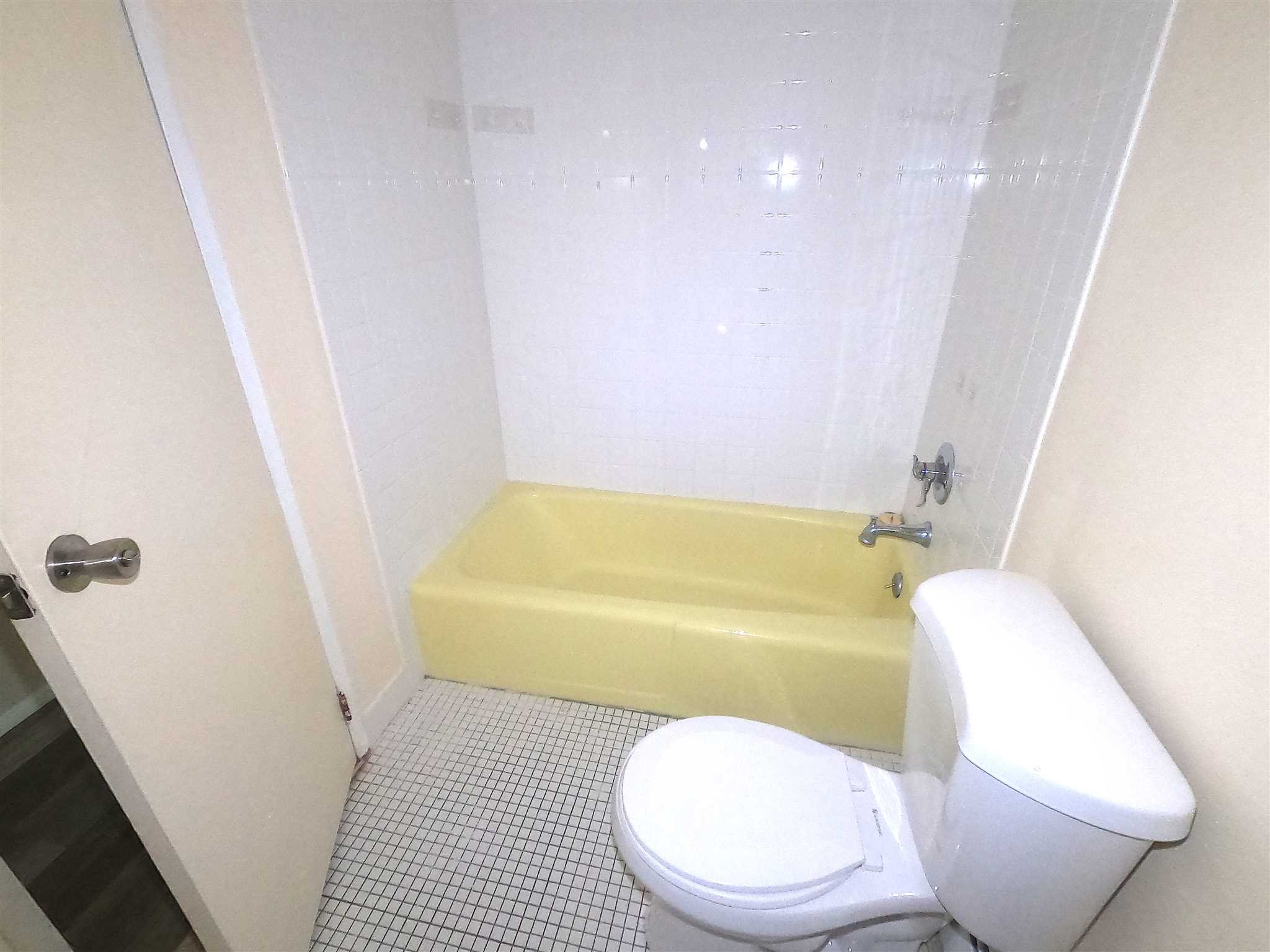 3 Hook Hyde Park, Unit 14A Poughkeepsie, NY 12601 - Photo 15 of 20 a bathroom with a sink and bathtub