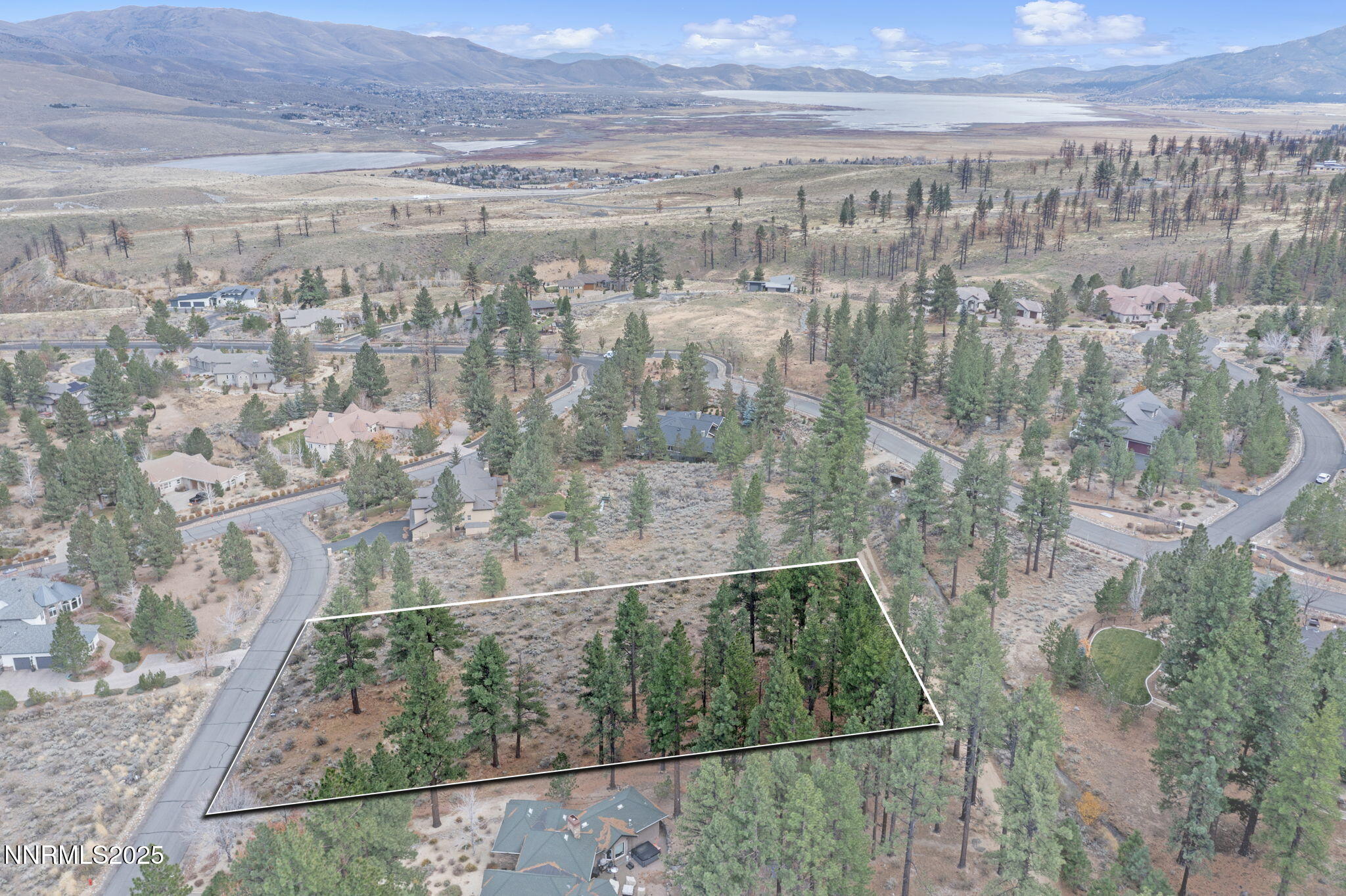 177 Nottingham Court Reno, NV 89511 - Photo 8 of 22 a bathroom with a shower