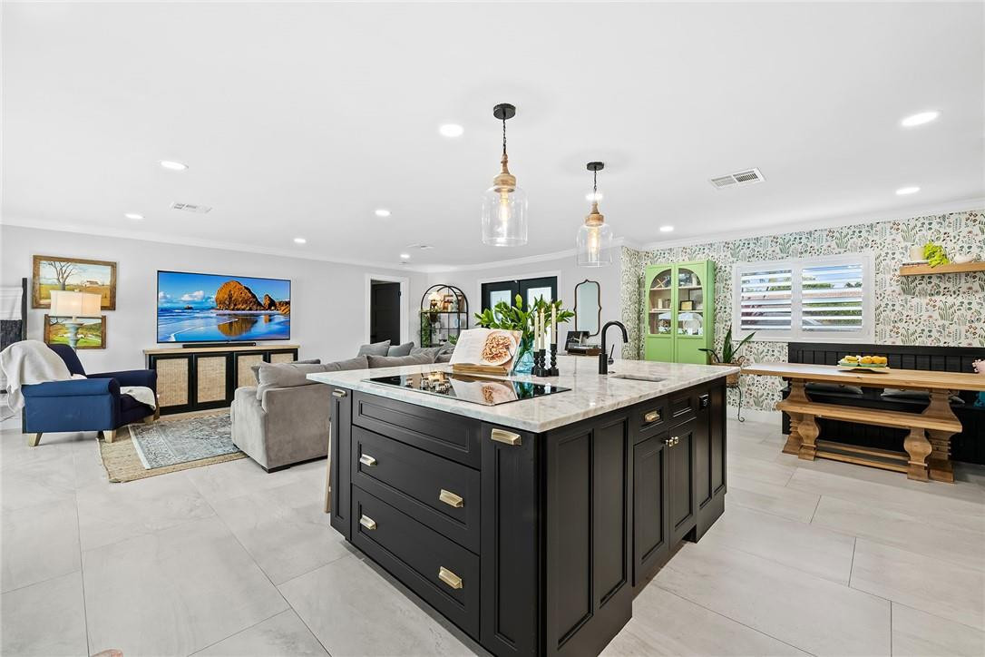 1621 Northwest 10th Street Boca Raton, FL 33486 - Photo 5 of 25 a kitchen with lots of counter top space