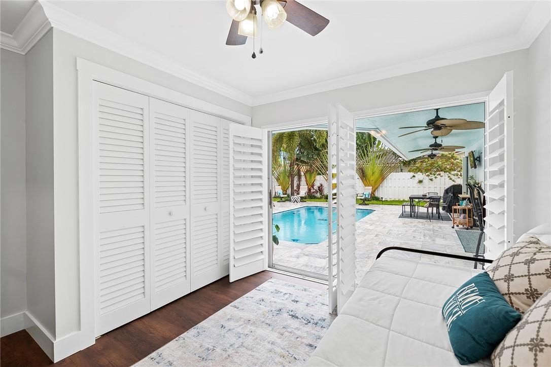 1621 Northwest 10th Street Boca Raton, FL 33486 - Photo 9 of 25 a view of living room