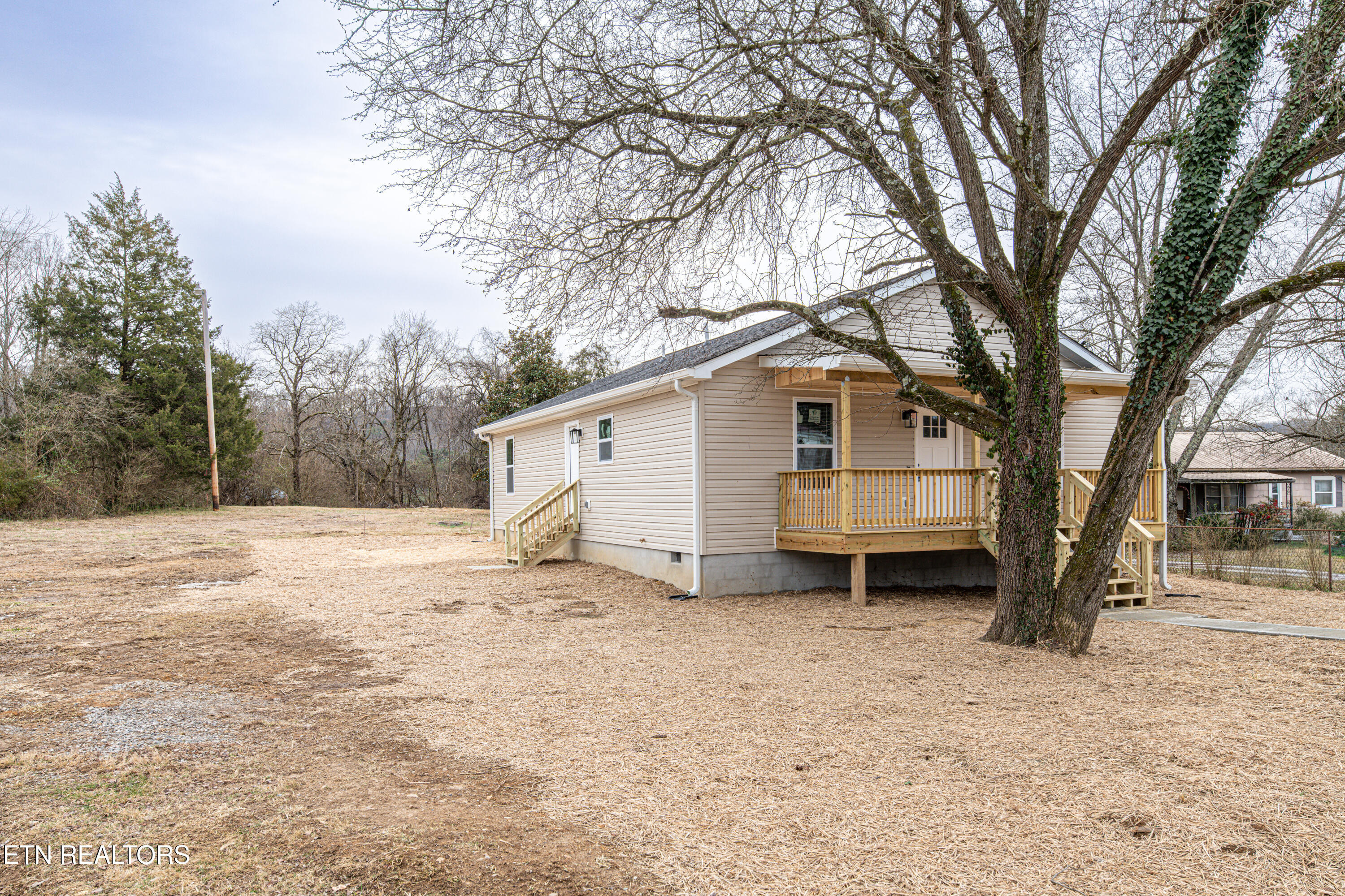 131 Lancaster Road Oak Ridge, TN 37830 - Photo 2 of 22 6D5E4415-E654-4E1B-B9D6-7A1E66AFBFF4
