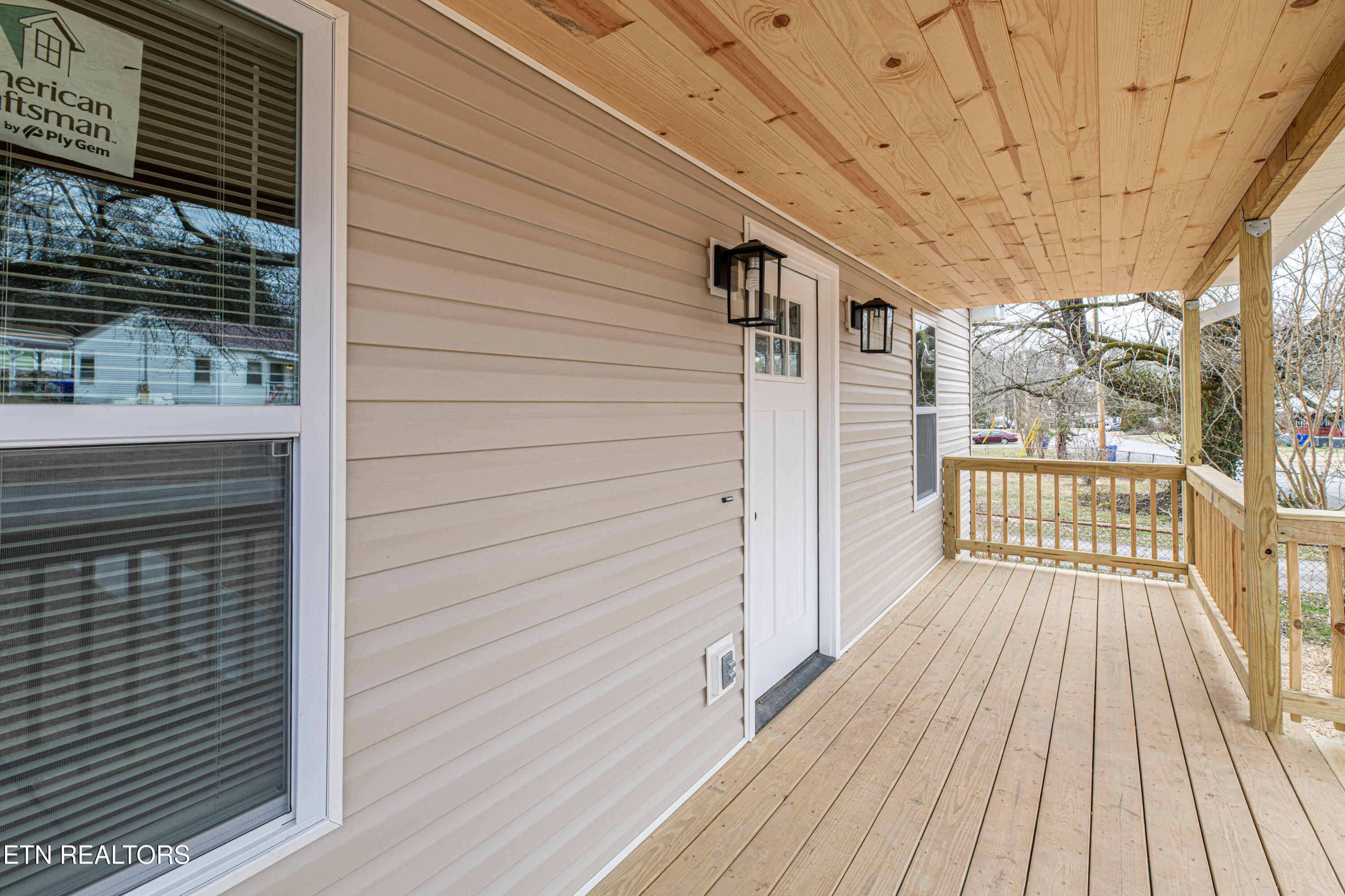 131 Lancaster Road Oak Ridge, TN 37830 - Photo 3 of 22 9AD97A76-1AEC-4B5F-9D7F-498D4402F040