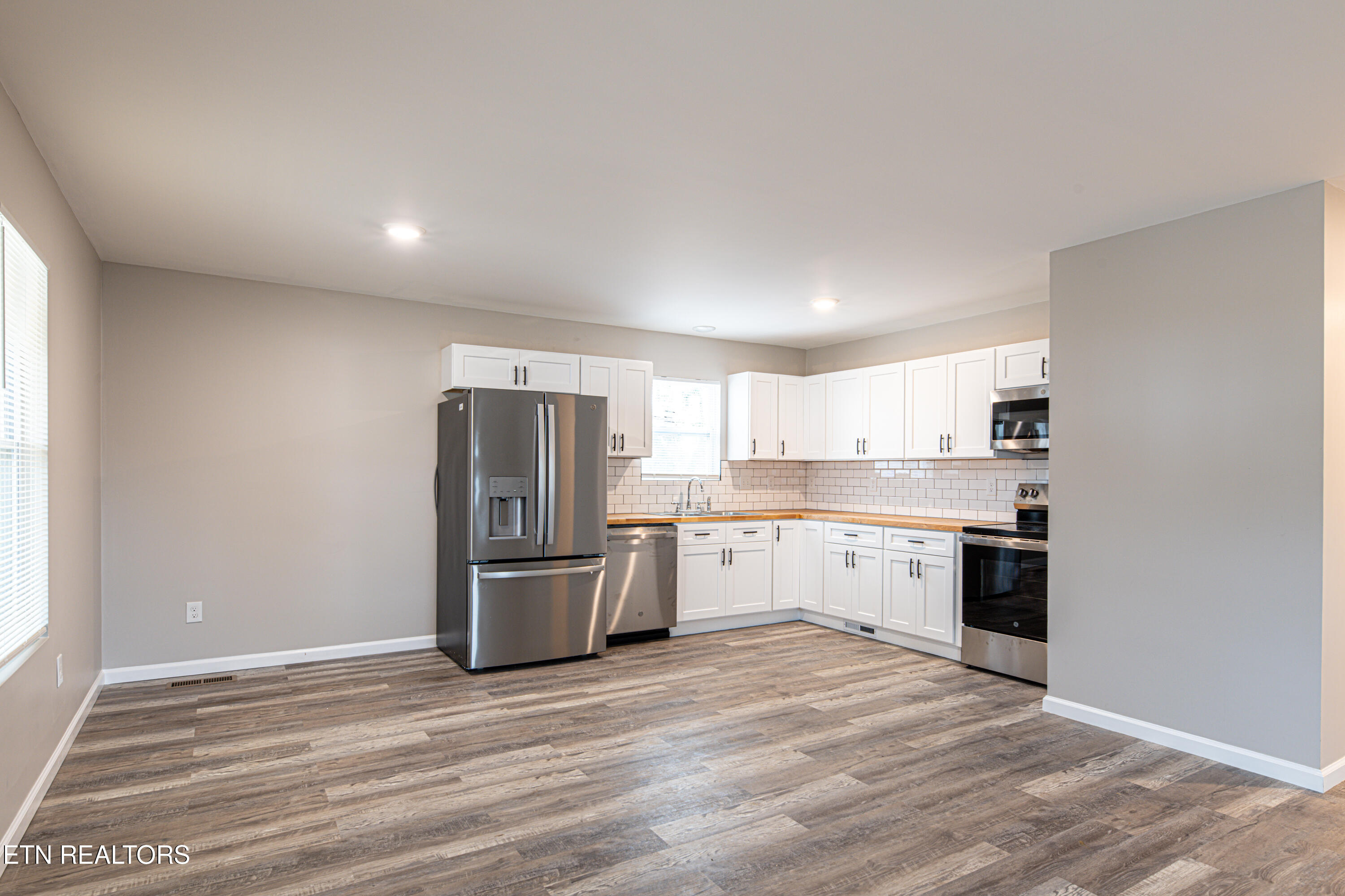 131 Lancaster Road Oak Ridge, TN 37830 - Photo 5 of 22 B9DC1AAA-3C65-4FCE-90E5-A51DB24D6C90