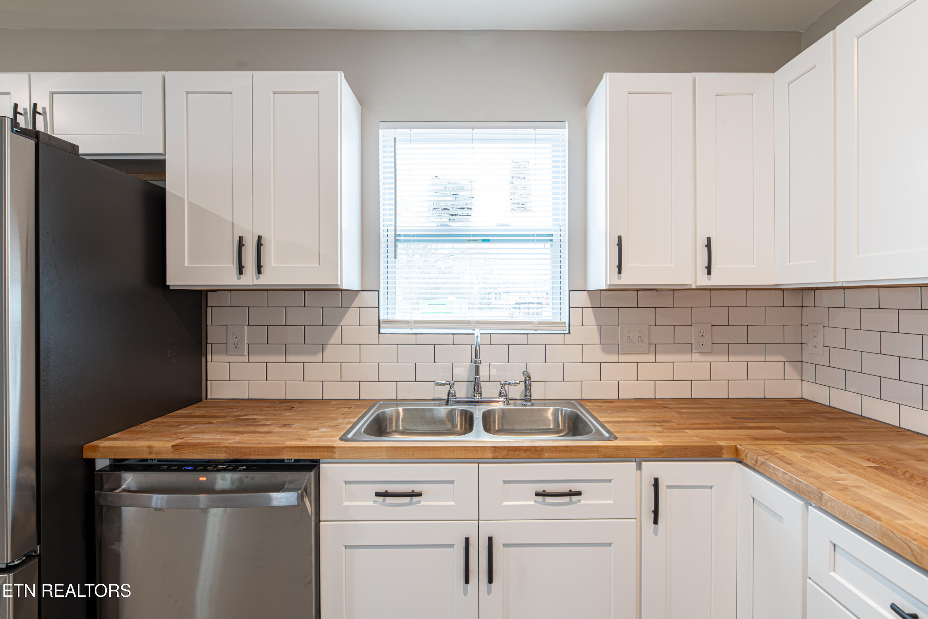 131 Lancaster Road Oak Ridge, TN 37830 - Photo 10 of 22 C684B8C0-49C5-4ED5-A5B4-B978A780646C