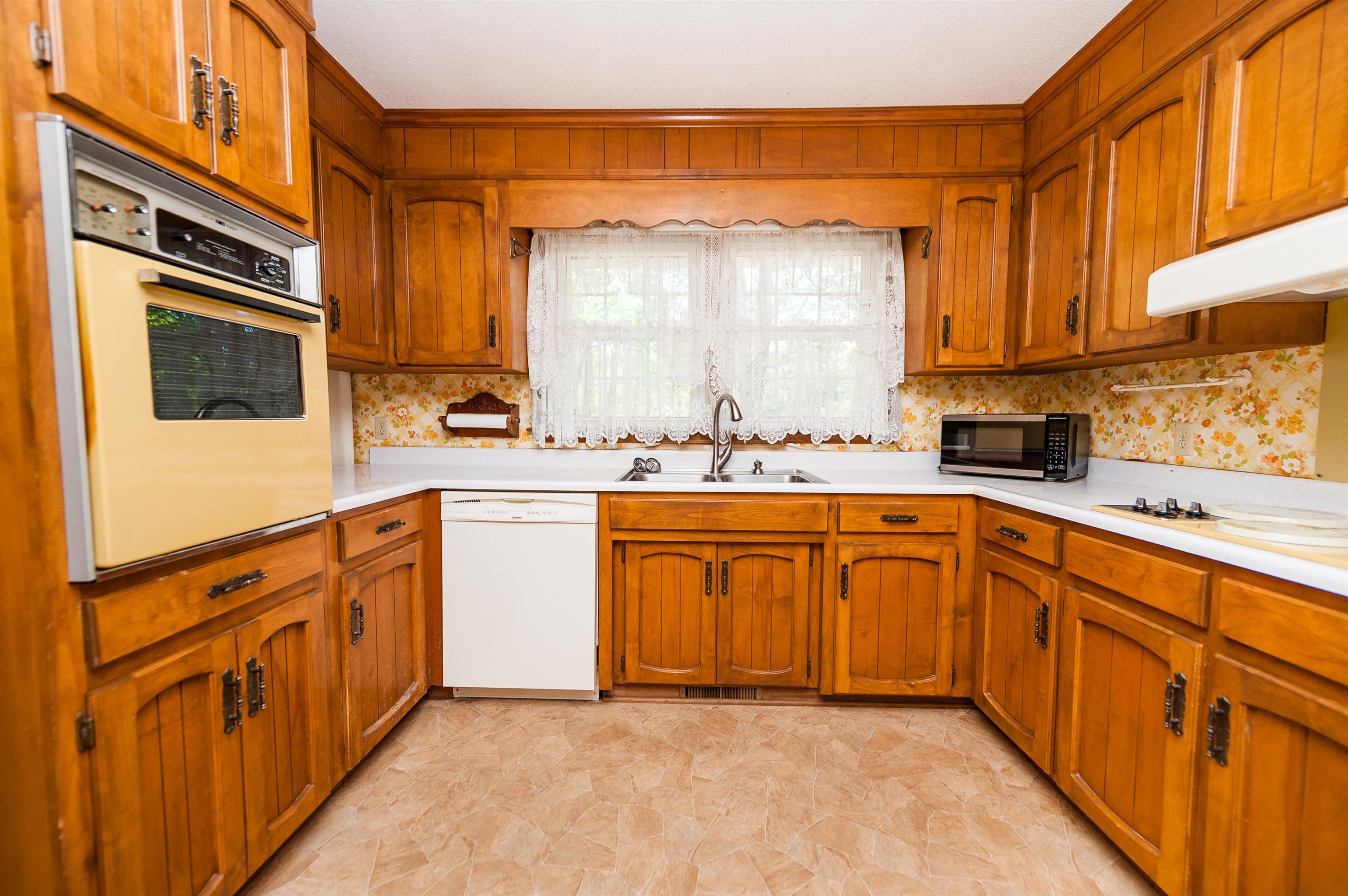 130 Sharcliff Road Cowpens, SC 29330 - Photo 10 of 42 Gallery Image 10