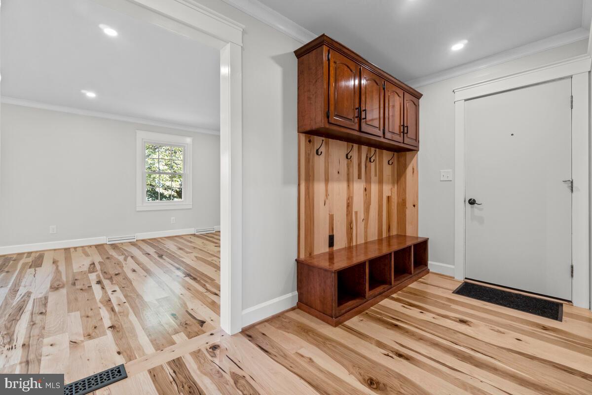 10544 Stull Road Thurmont, MD 21788 - Photo 22 of 54 Entry from garage w/custom bench seat