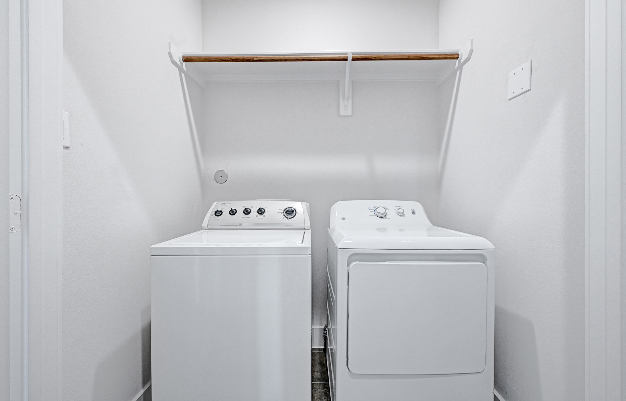 3313 Baer Street Houston, TX 77020 - Photo 18 of 26 a utility room with dryer and washer