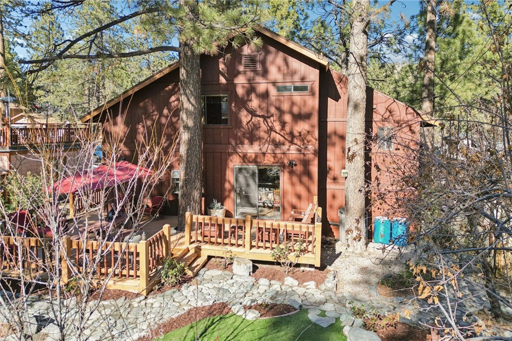 1847 Thrush Road Wrightwood, CA 92397 - Photo 26 of 33 front view of a house with a yard