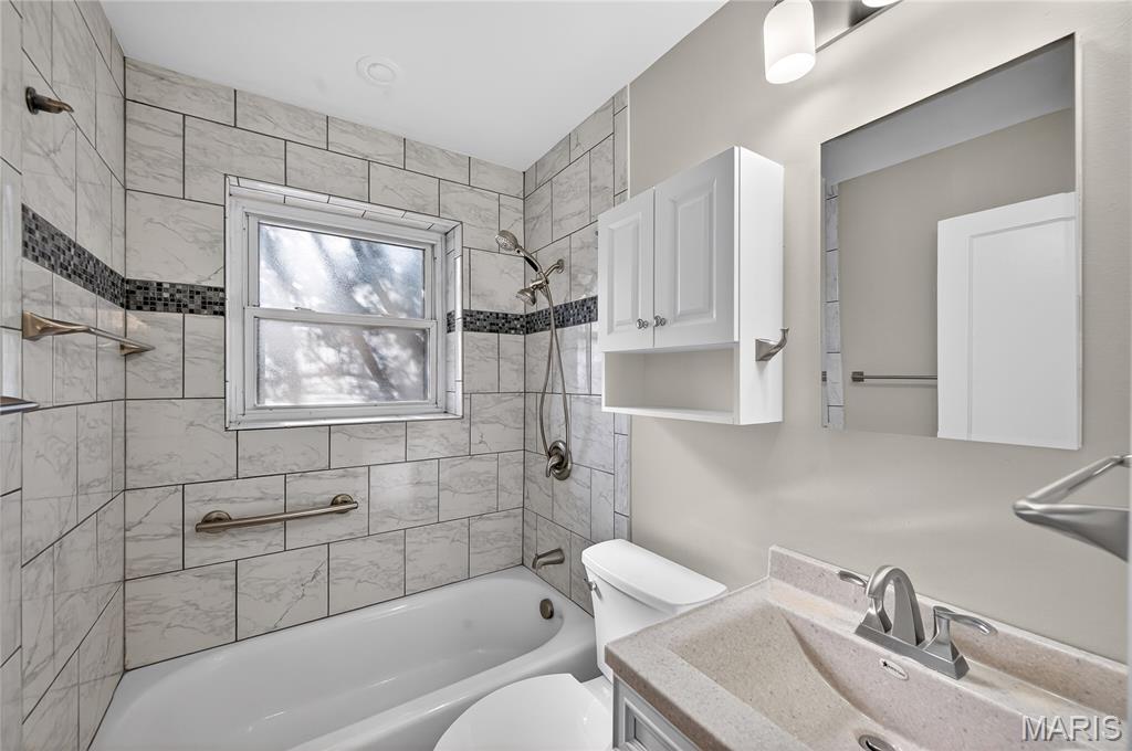 1051 North And South Road St. Louis, MO 63130 - Photo 17 of 40