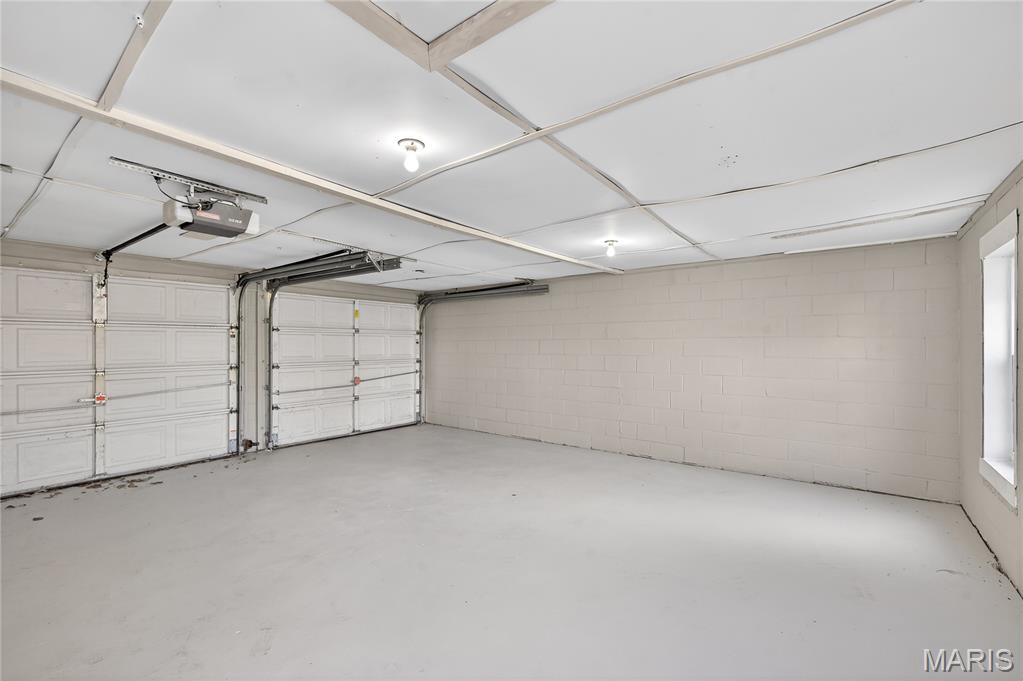 1051 North And South Road St. Louis, MO 63130 - Photo 3 of 40