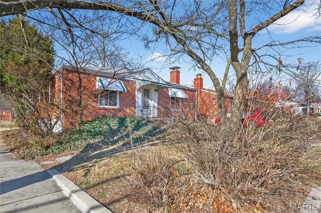 1051 North And South Road St. Louis, MO 63130 - Photo 35 of 40