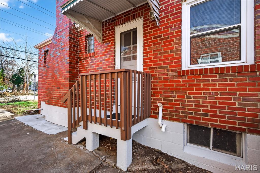 1051 North And South Road St. Louis, MO 63130 - Photo 36 of 40