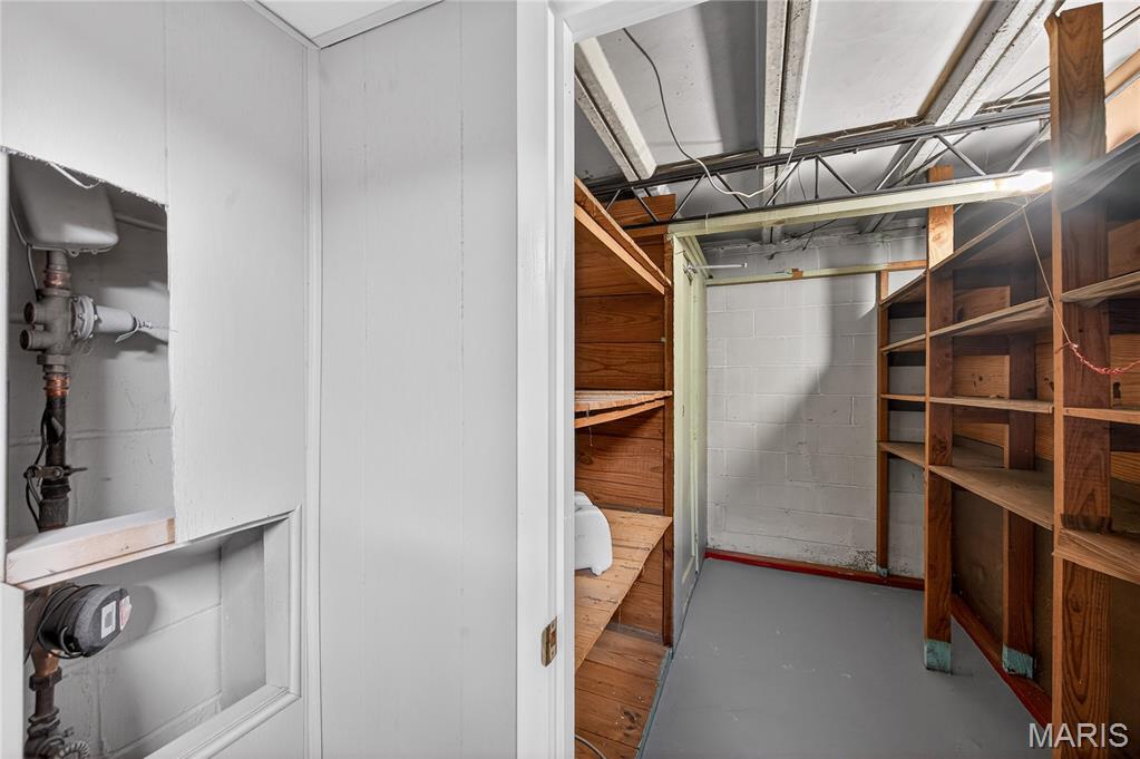 1051 North And South Road St. Louis, MO 63130 - Photo 37 of 40