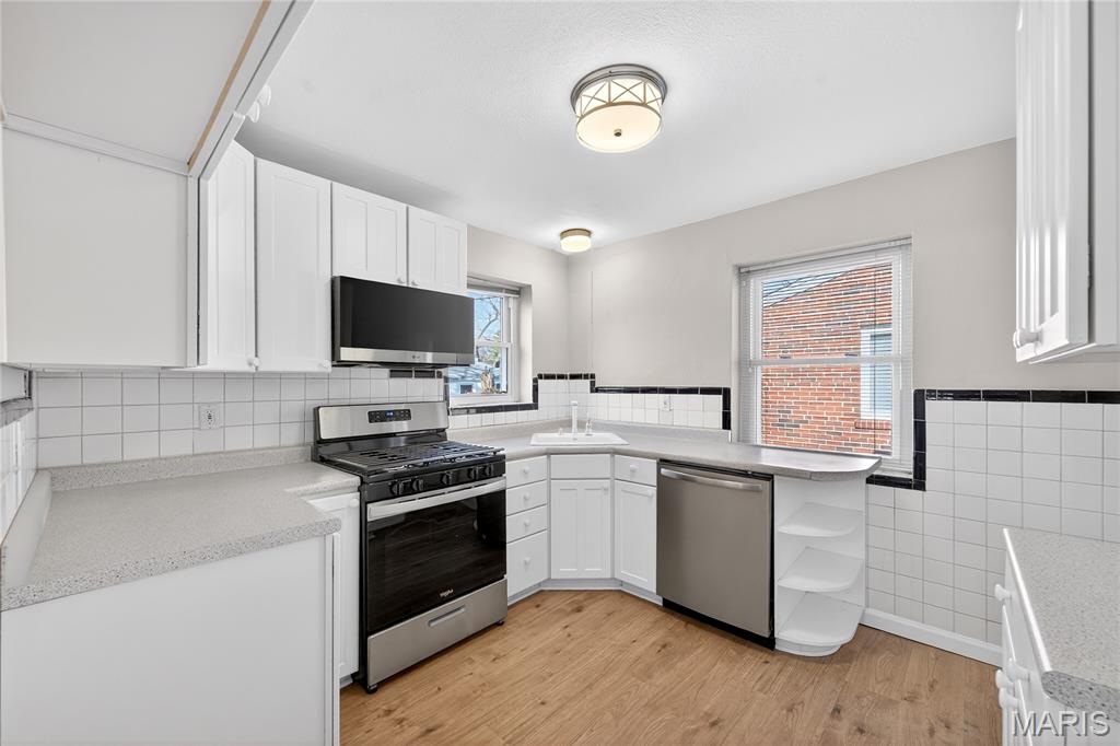 1051 North And South Road St. Louis, MO 63130 - Photo 8 of 40