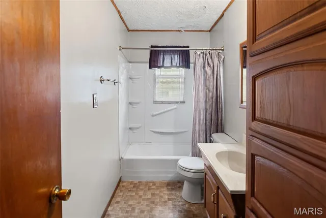 $87,000 | 252 South 12th Street, Wood River, IL 62095