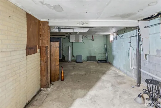 $87,000 | 252 South 12th Street, Wood River, IL 62095