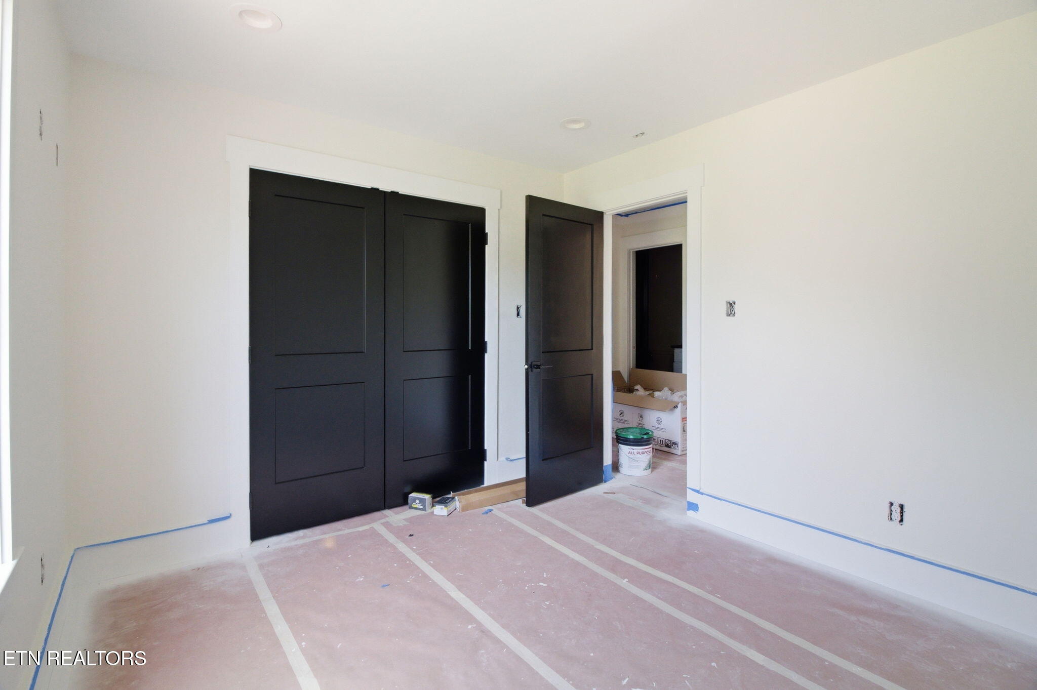 467 Laurel Road Clinton, TN 37716 - Photo 24 of 32 467 Laurel Rd_Bedroom 2 closet