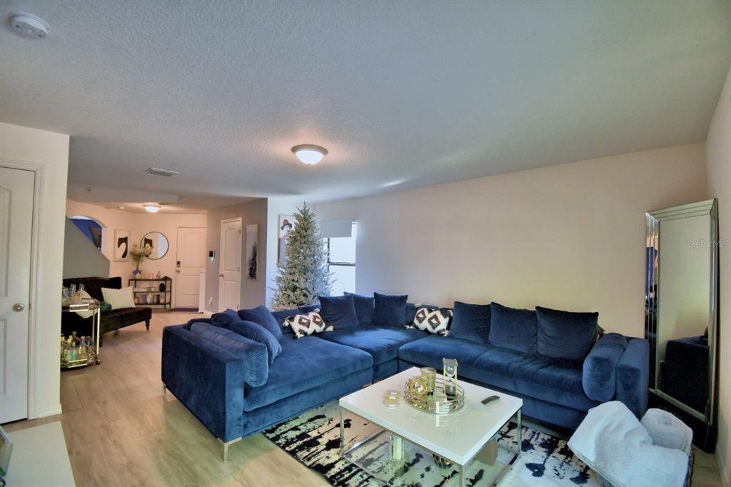 6286 Manitoba Drive Lakeland, FL 33805 - Photo 2 of 28 a living room with furniture