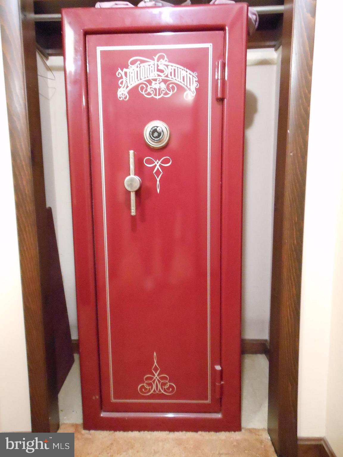 2840 Conewago Road Dover, PA 17315 - Photo 5 of 23 Safe will be staying