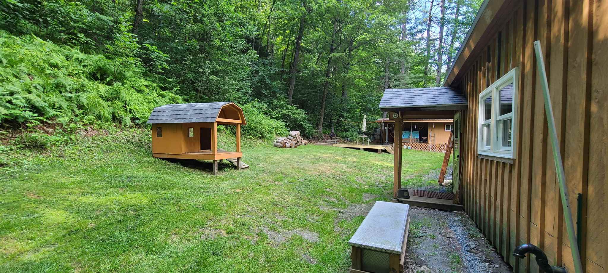 466 Rustic Road Hartford, VT 05001 - Photo 2 of 15 Gallery Image 2