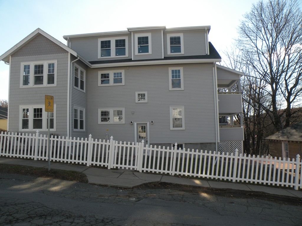 49 Bradford Road, Unit 2 Watertown, MA 02472 - Photo 3 of 26 Gallery Image 3