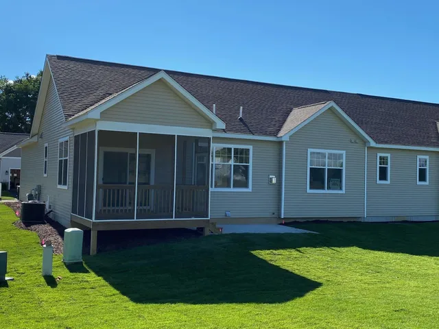 $454,429 | 5660 Trailside Lane, Unit 4, Whitmore Lake, MI 48189