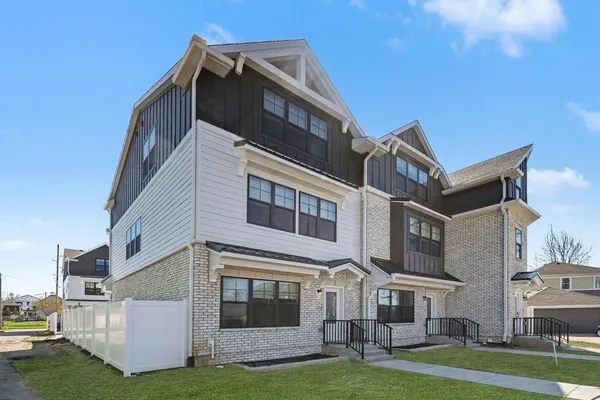$1,200,000 | 710 Turnock Street, South Bend, IN 46617