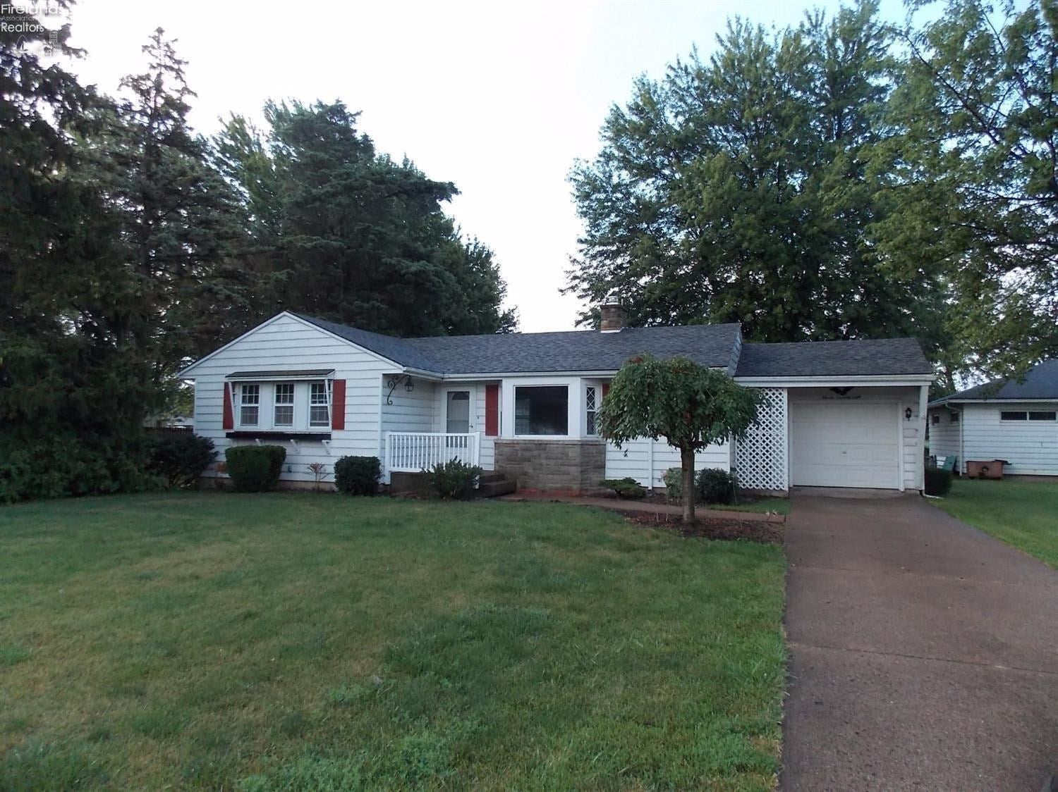 1178 West Fremont Road Port Clinton, OH 43452 - Photo 1 of 10 Gallery Image 1