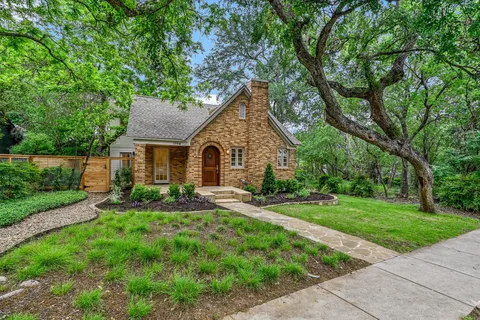$2,150,000 | 1704 Travis Heights Boulevard, Austin, TX 78704
