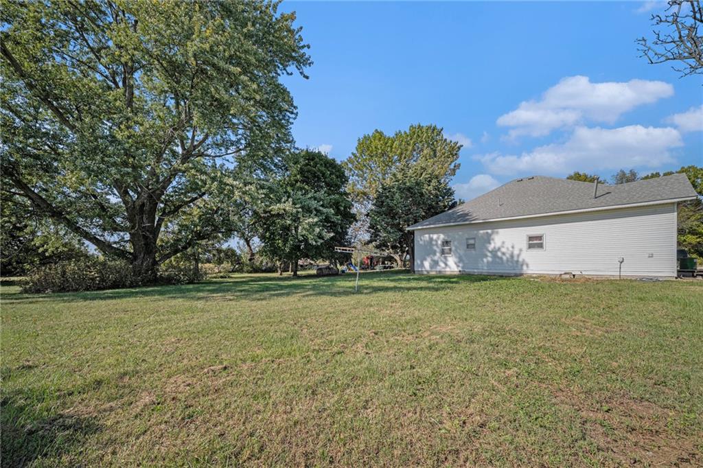 34656 Cedar Niles Road Paola, KS 66071 - Photo 6 of 31