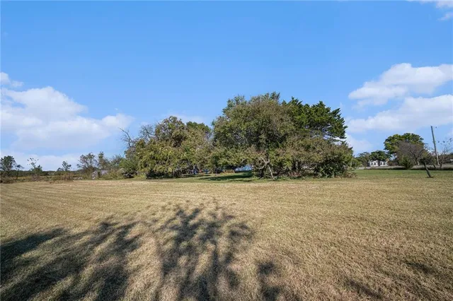 $140,000 | 34656 Cedar Niles Road, Paola, KS 66071