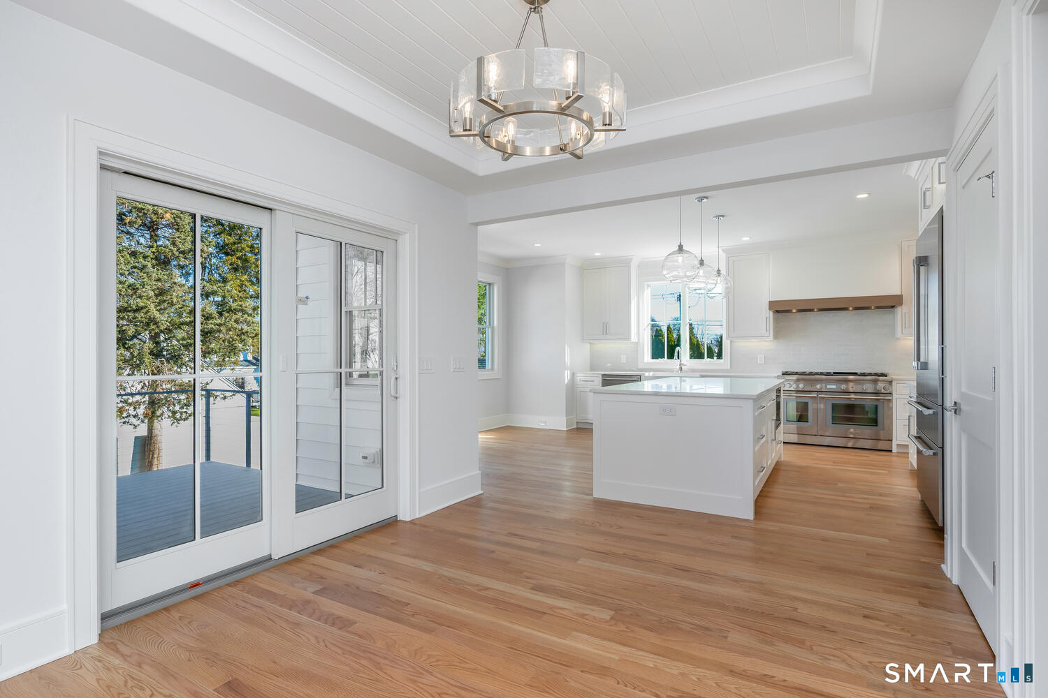 127 Paul Place Fairfield, CT 06824 - Photo 16 of 40