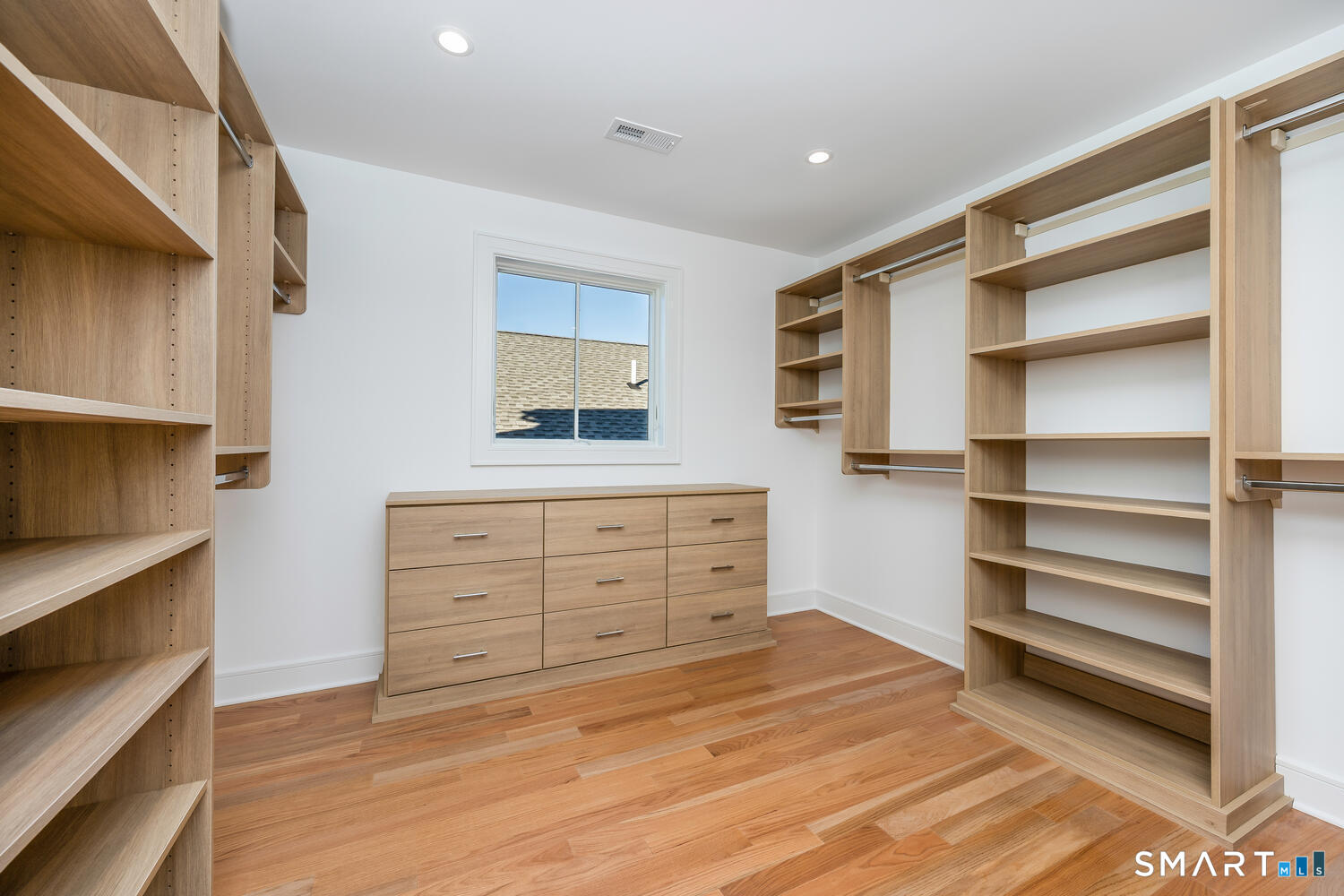 127 Paul Place Fairfield, CT 06824 - Photo 23 of 40