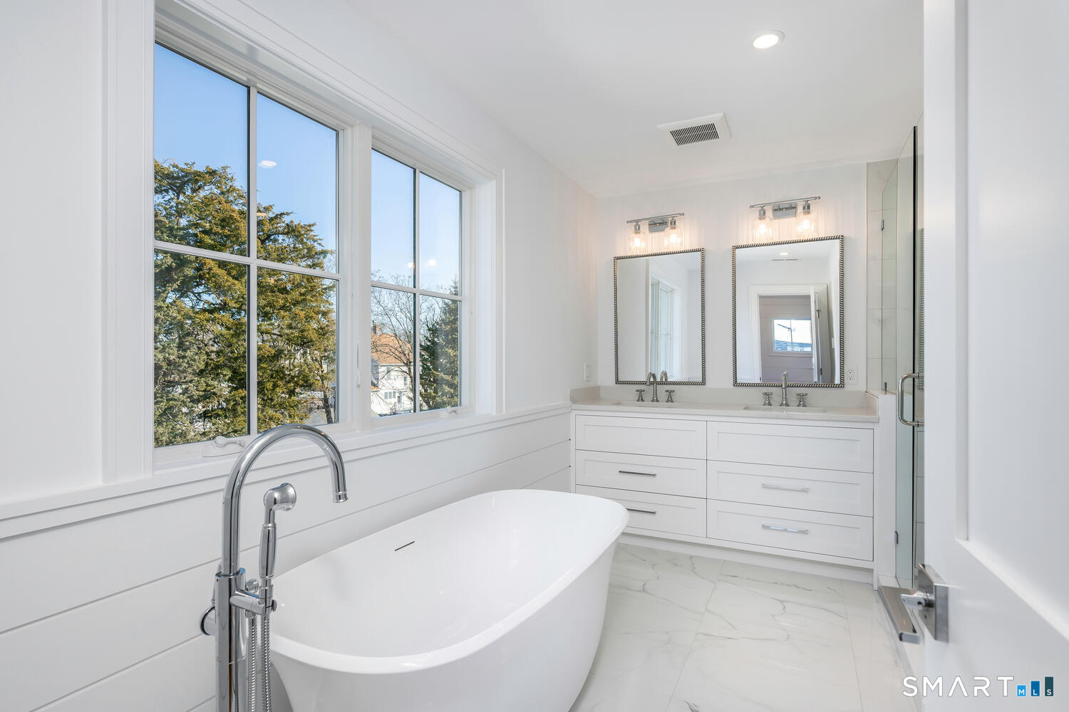 127 Paul Place Fairfield, CT 06824 - Photo 24 of 40