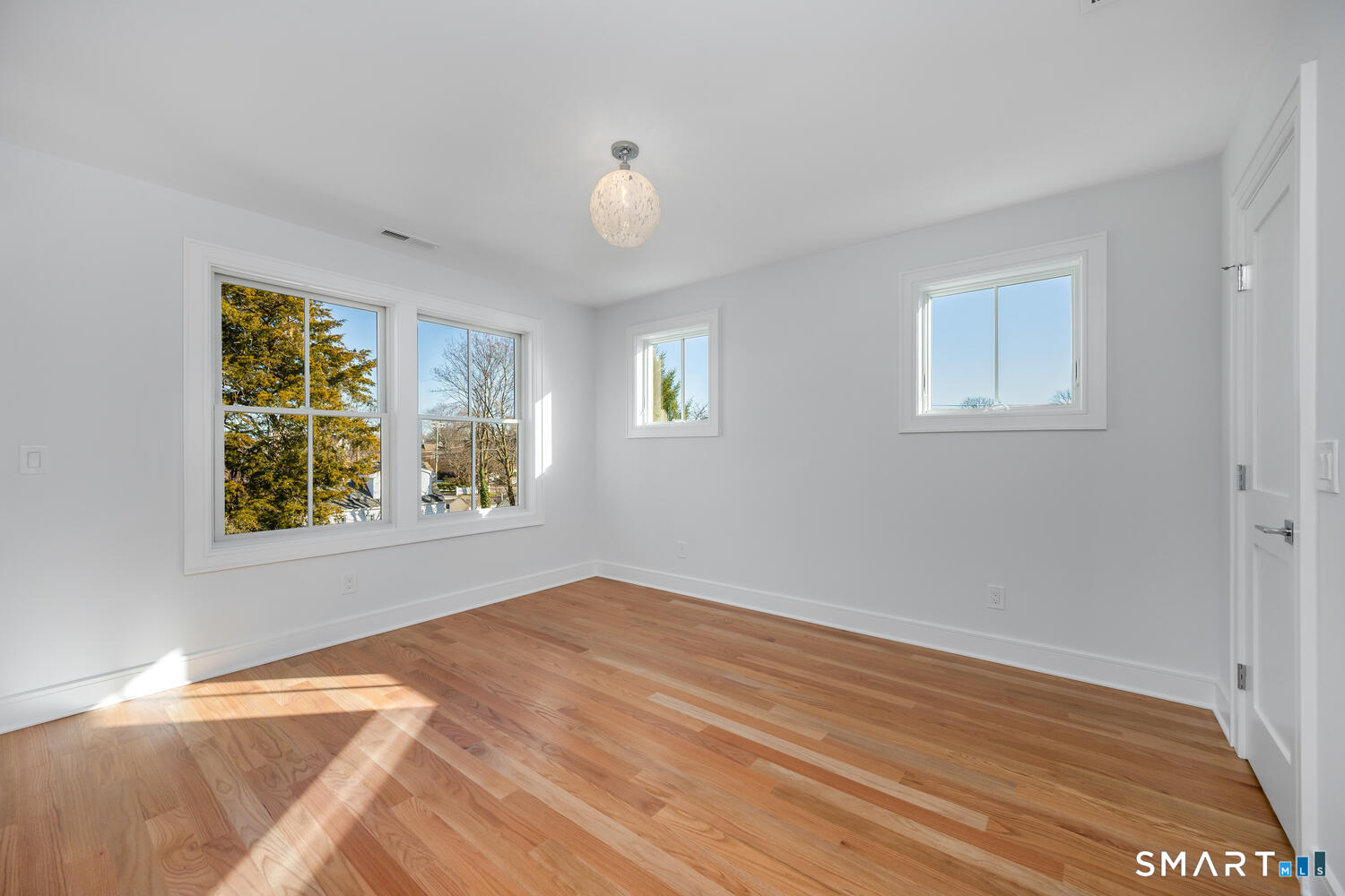 127 Paul Place Fairfield, CT 06824 - Photo 26 of 40