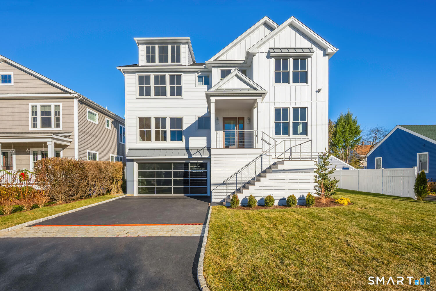 127 Paul Place Fairfield, CT 06824 - Photo 3 of 40