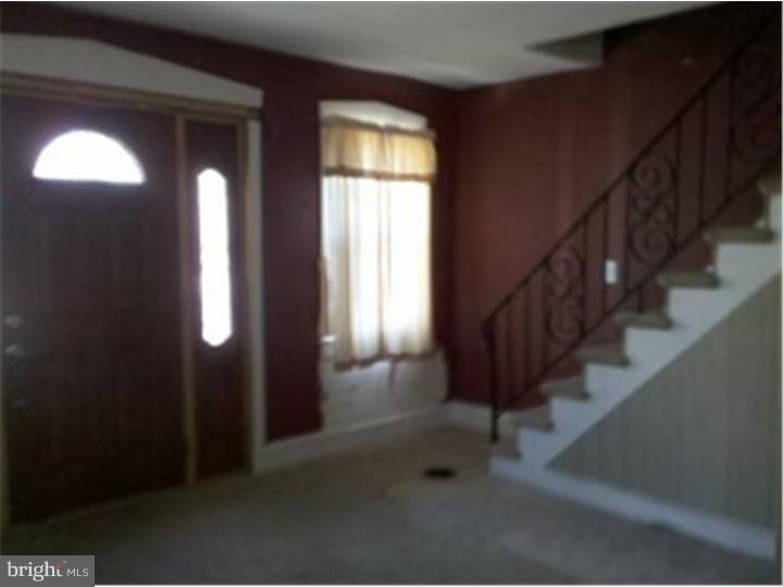 224 Berlin Road Clementon, NJ 08021 - Photo 2 of 13 Living Room