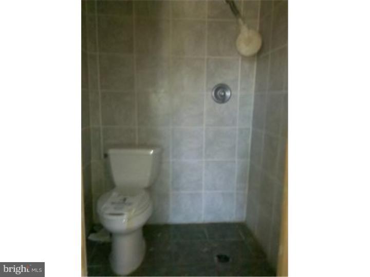 224 Berlin Road Clementon, NJ 08021 - Photo 6 of 13 Bathroom