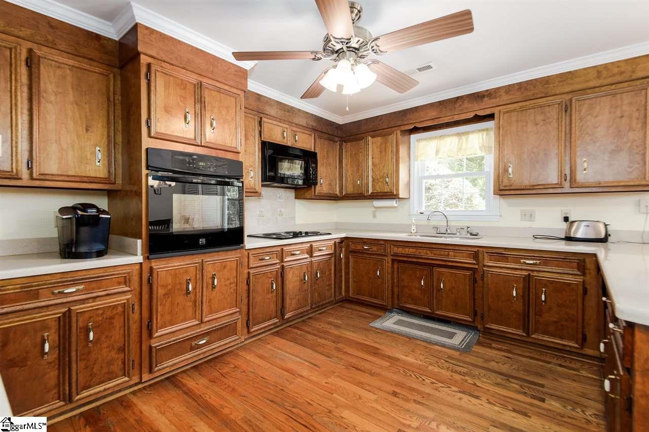 206 Woody Creek Road Greer, SC 29650 - Photo 9 of 31 Gallery Image 9