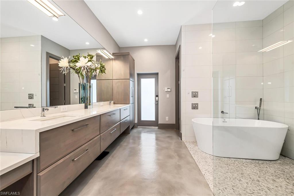 2079 Tarpon Road Naples, FL 34102 - Photo 16 of 34 Gallery Image 16