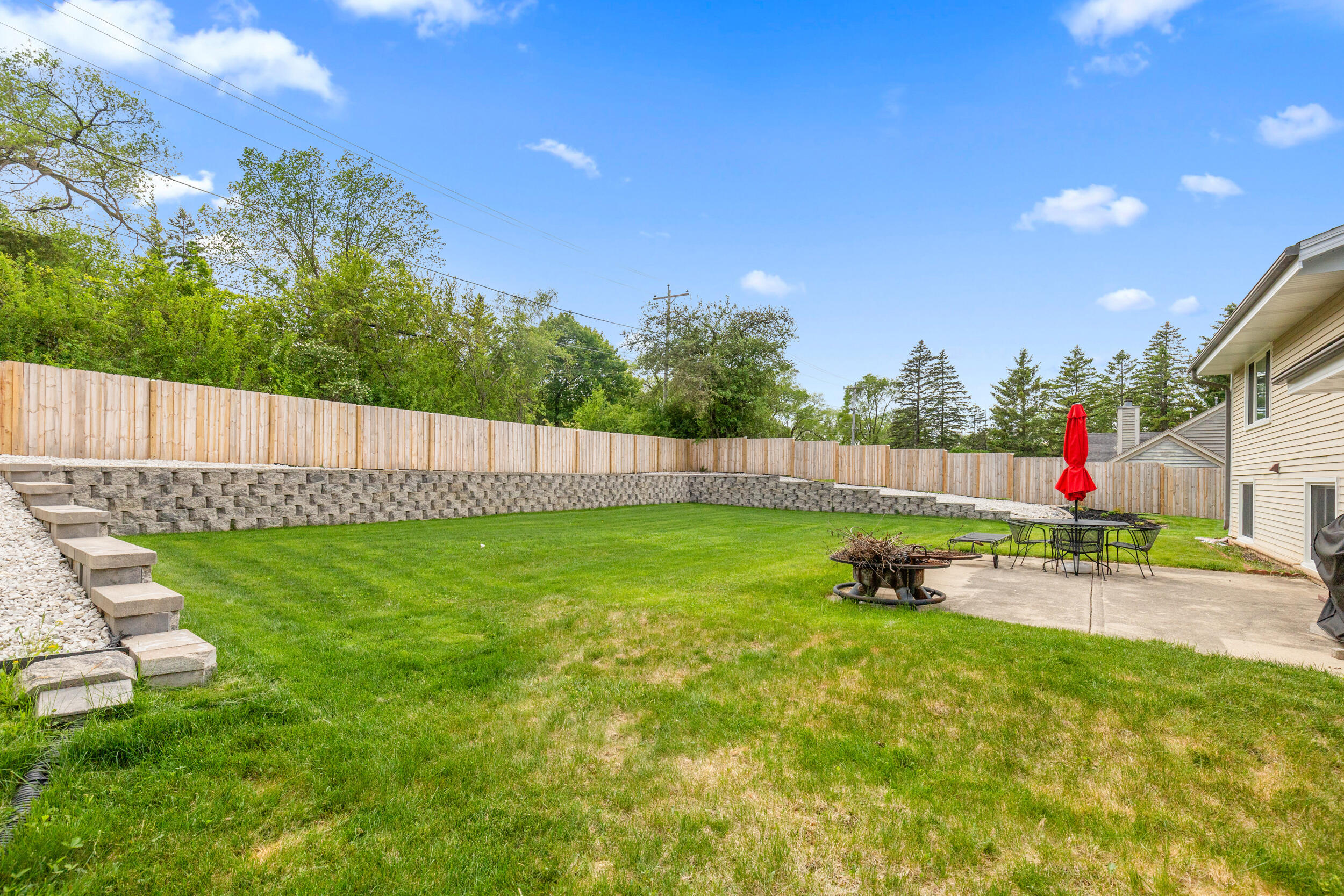 9201 West County Line Road Milwaukee, WI 53224 - Photo 21 of 24 Exterior 3