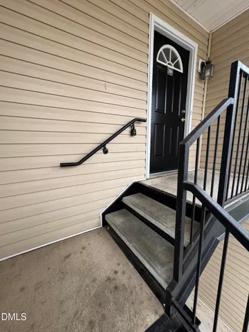 $1,400 | 2510 Huntscroft Lane, Unit 201, Raleigh, NC 27617