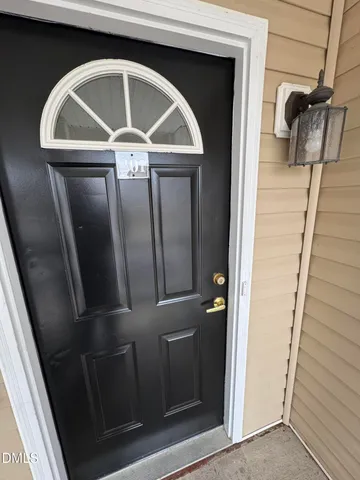 $1,400 | 2510 Huntscroft Lane, Unit 201, Raleigh, NC 27617