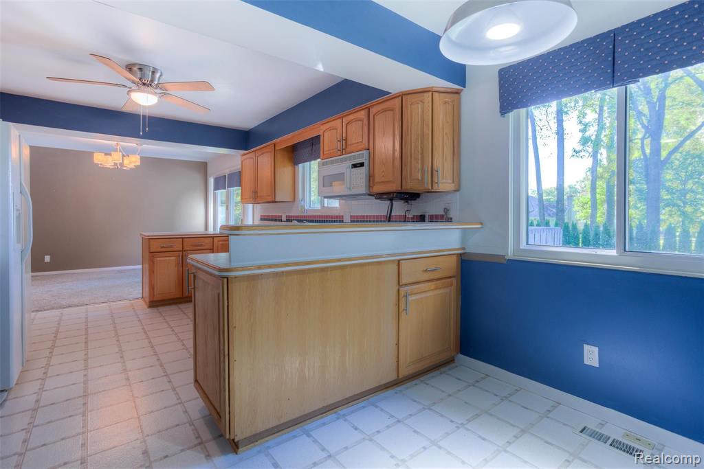 35115 West 13 Mile Road Farmington Hills, MI 48331 - Photo 32 of 50