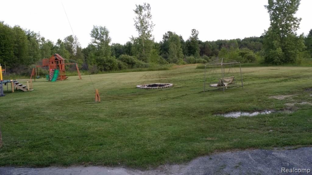 9505 Brandon Road Avoca, MI 48006 - Photo 8 of 45 20150624_204221.jpg