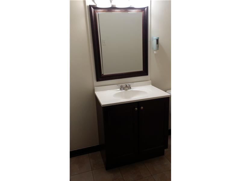 4100 Mt Troy Road Pittsburgh, PA 15214 - Photo 19 of 25 Full Bath.