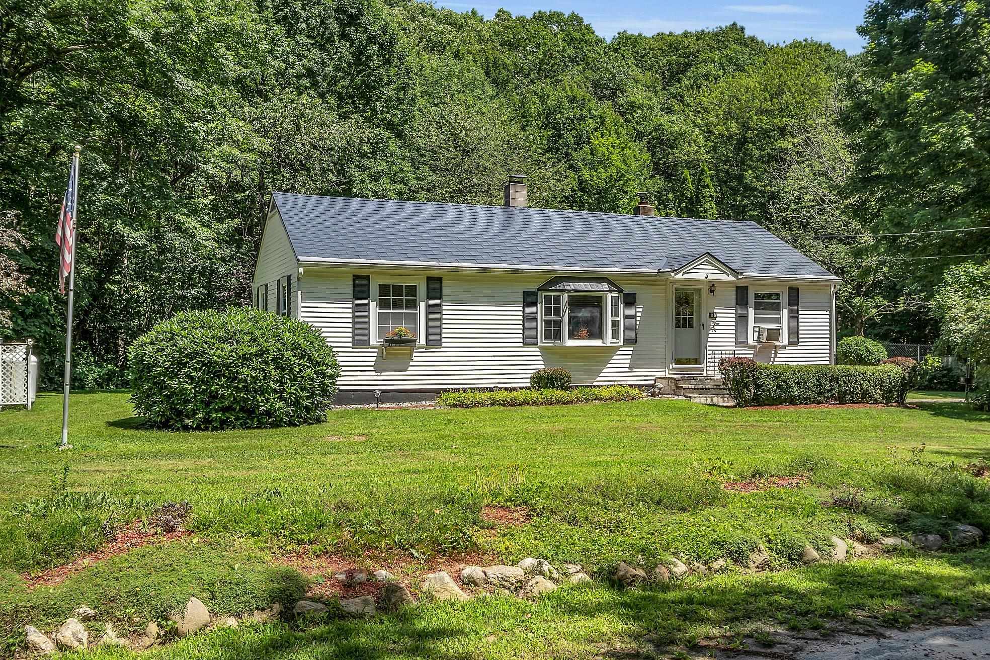 28 Walker Brook Road Mason, NH 03048 - Photo 2 of 40