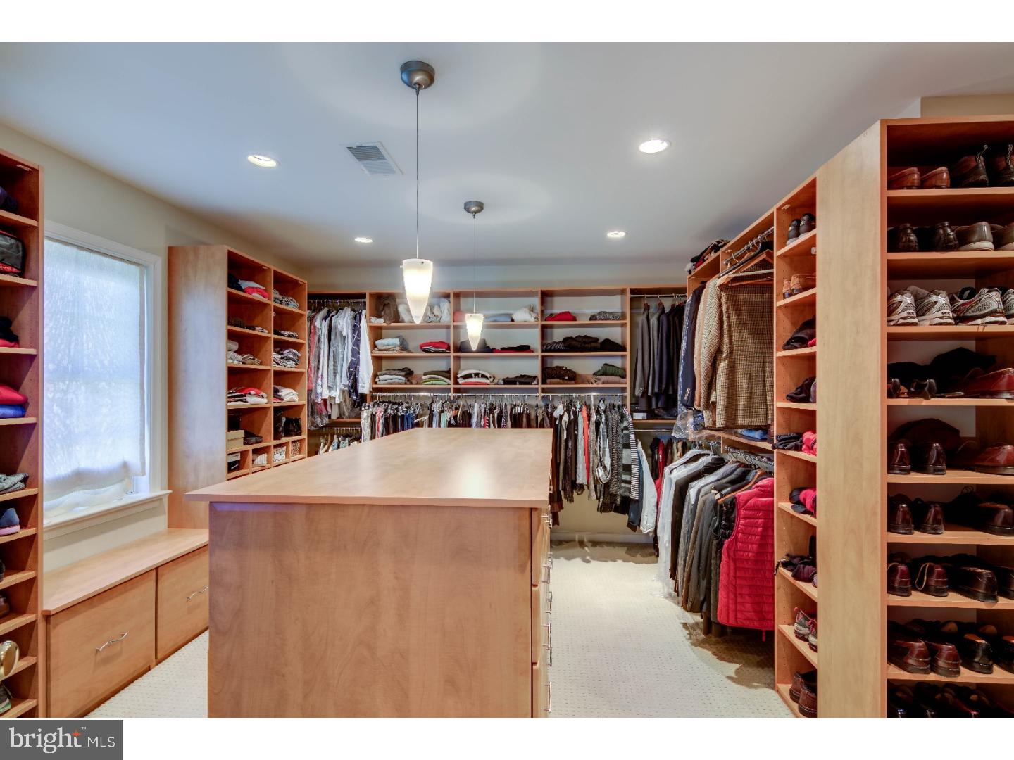 27 7 Springs Road Wayne, PA 19087 - Photo 15 of 25 Closet